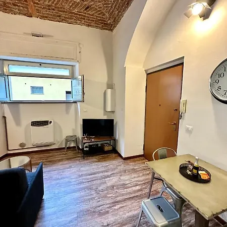 Apartament Casa Santa Chiara - Vicino Porta Susa F.s. *