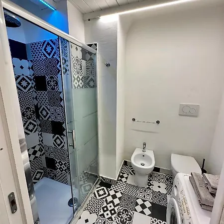 Apartament Casa Santa Chiara - Vicino Porta Susa F.s. *